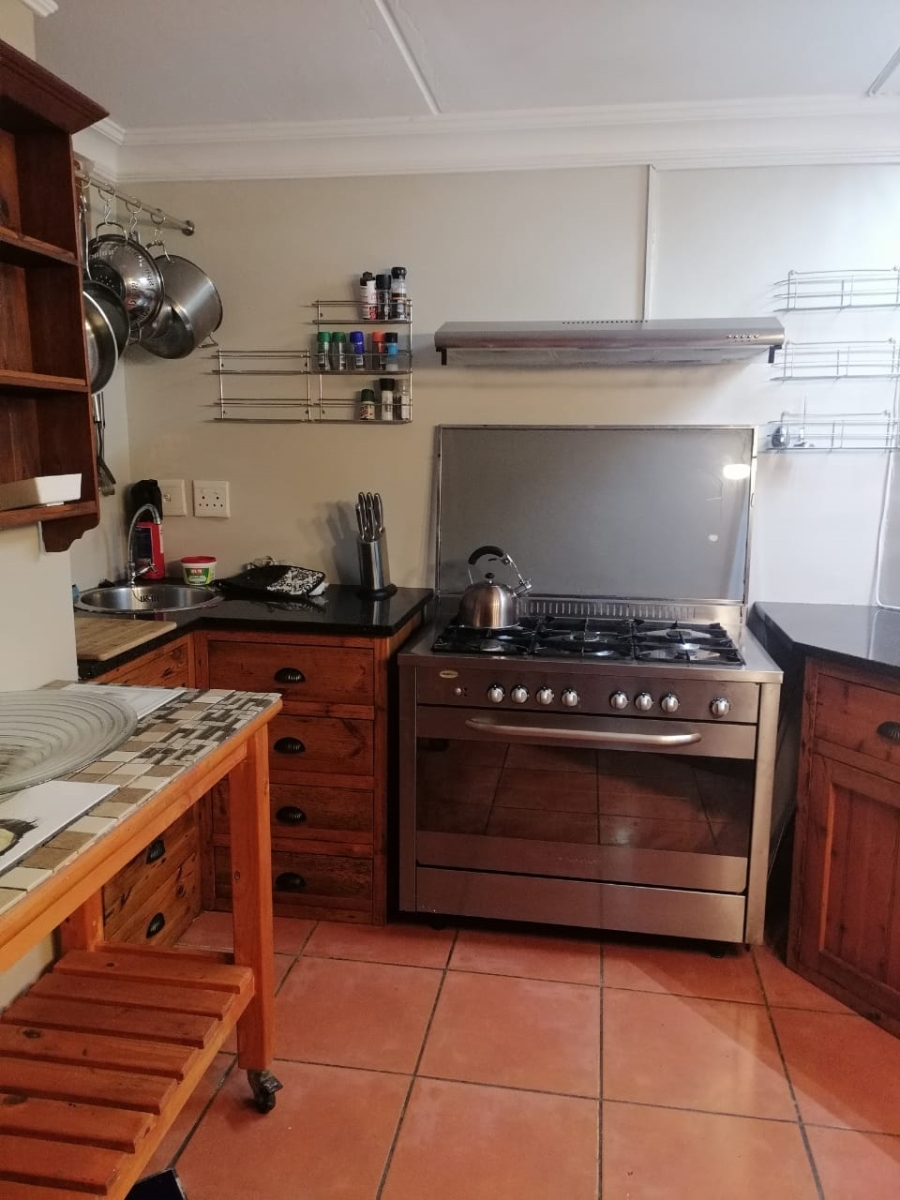 4 Bedroom Property for Sale in Rome Glen Western Cape